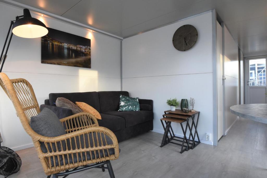 Tiny floating house Ibiza room 6